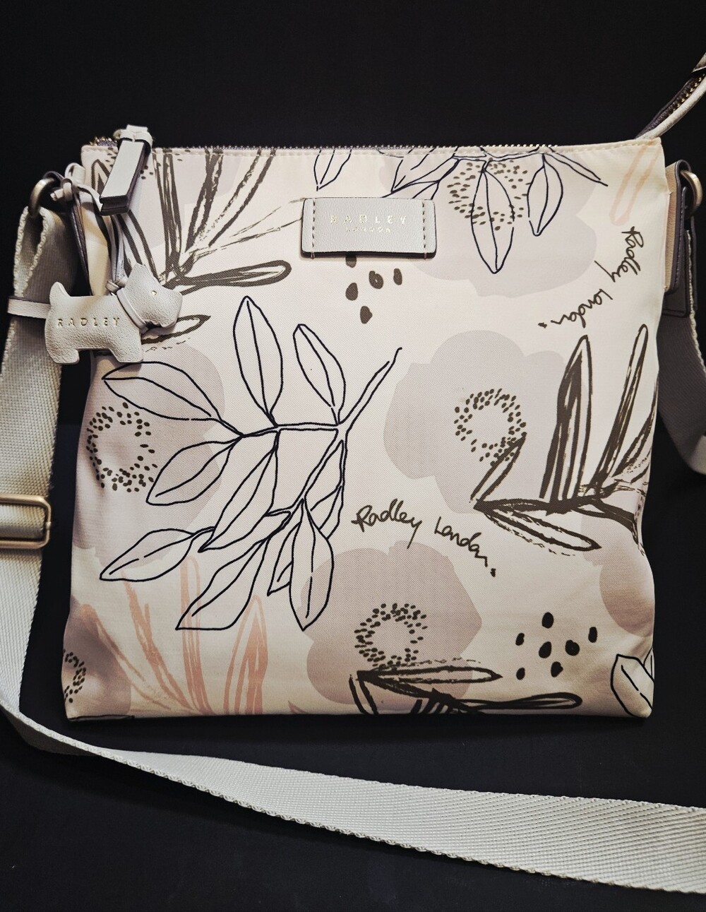 RADLEY LONDON Sketchy Floral Nylon Crossbody Shoulder Bag EU In Light Pink/Cream